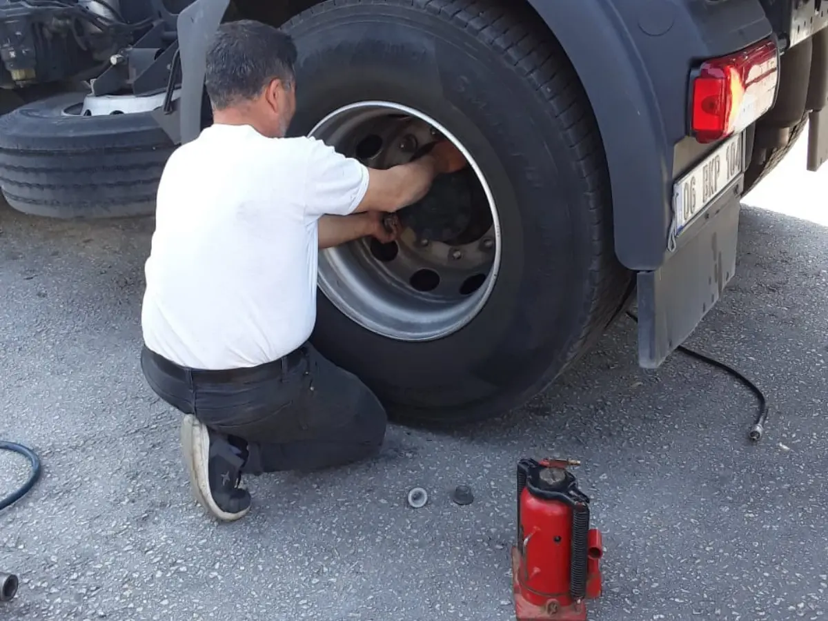 Saimbeyli Oto Lastikçi